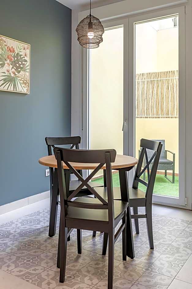 Chic & Comfortable Apartment, Private Terrace