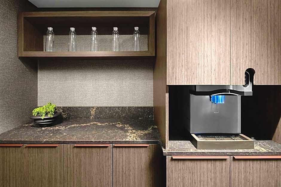 AC Hotel by Marriott St. Louis Clayton