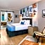 Hotel Paradox, Autograph Collection