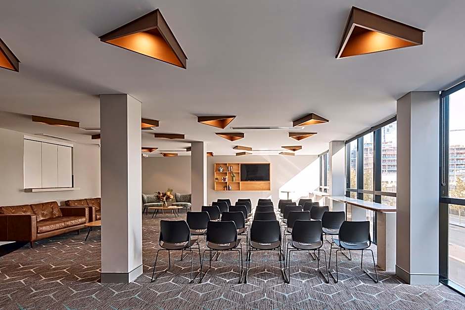 Rydges Perth Kings Square