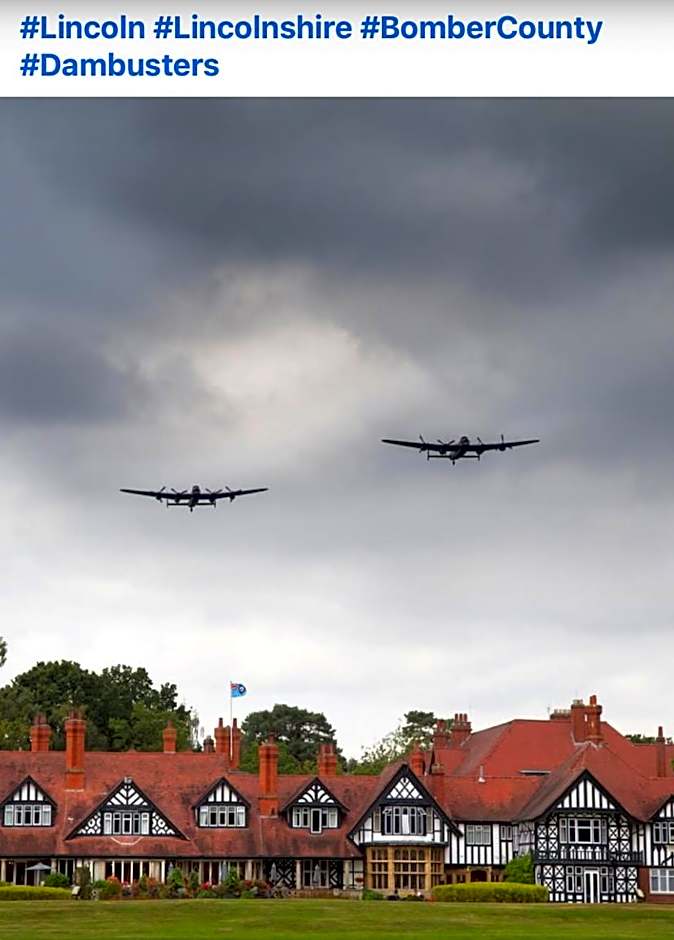 Hot tub breakaways with castle view