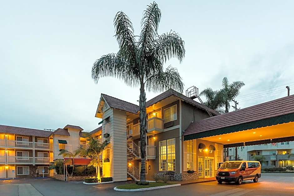 Ramada by Wyndham Costa Mesa/Newport Beach