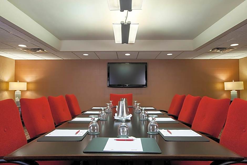 Crowne Plaza Indianapolis-Airport By IHG