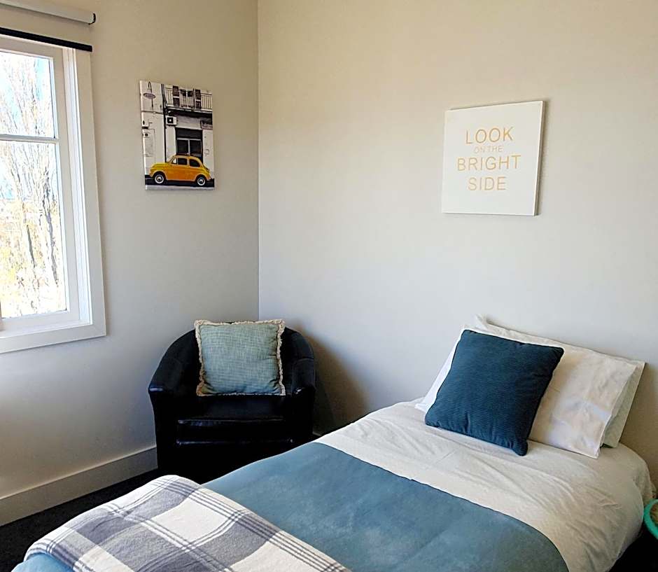 Work and Travel Stay Central City