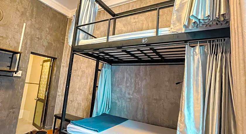 Amy Hostel Hue