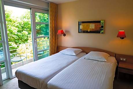 Superior Twin Room with Garden View