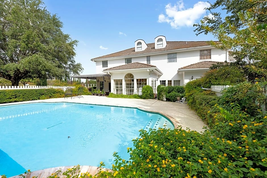 The Plantation House Boutique Inn