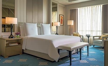 AMBASSADOR 1BDRM SUITE 1KING