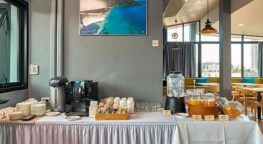 Red Door Samsen Hotel