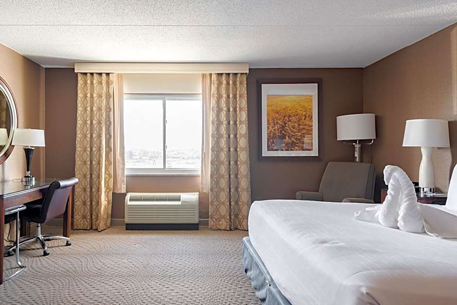 Wyndham Omaha/West Dodge