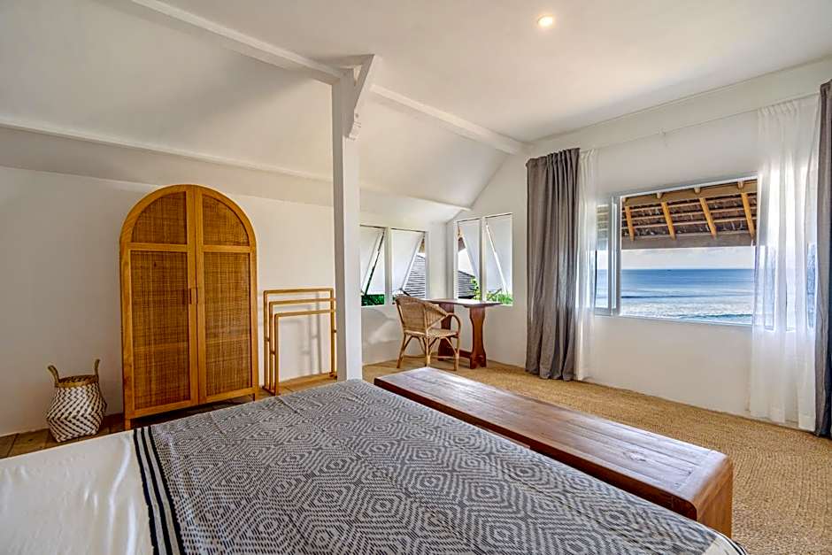 Villa Ayunan 3 BR on Bingin Beach