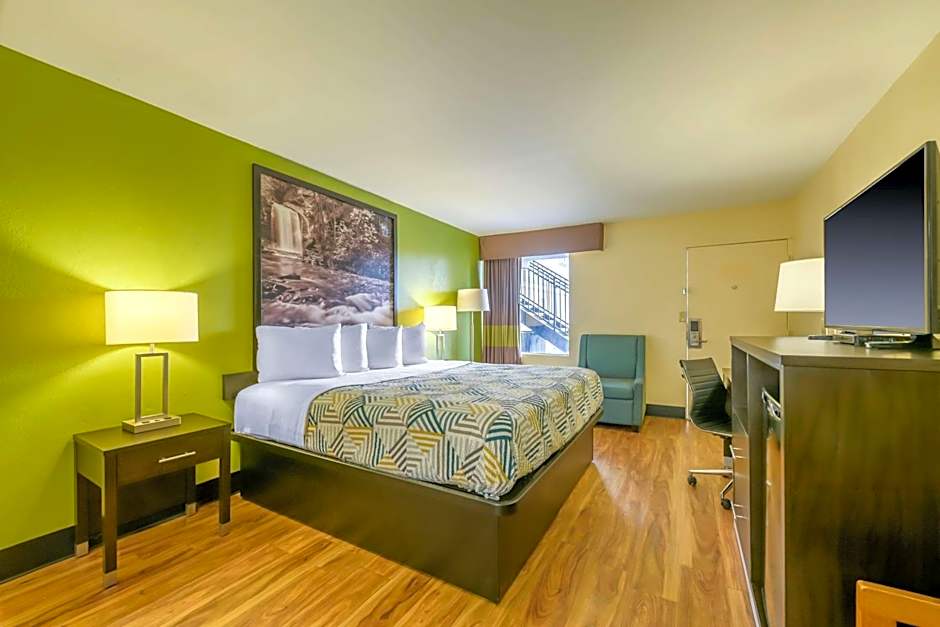 Motel 6 Forsyth, GA Tift College