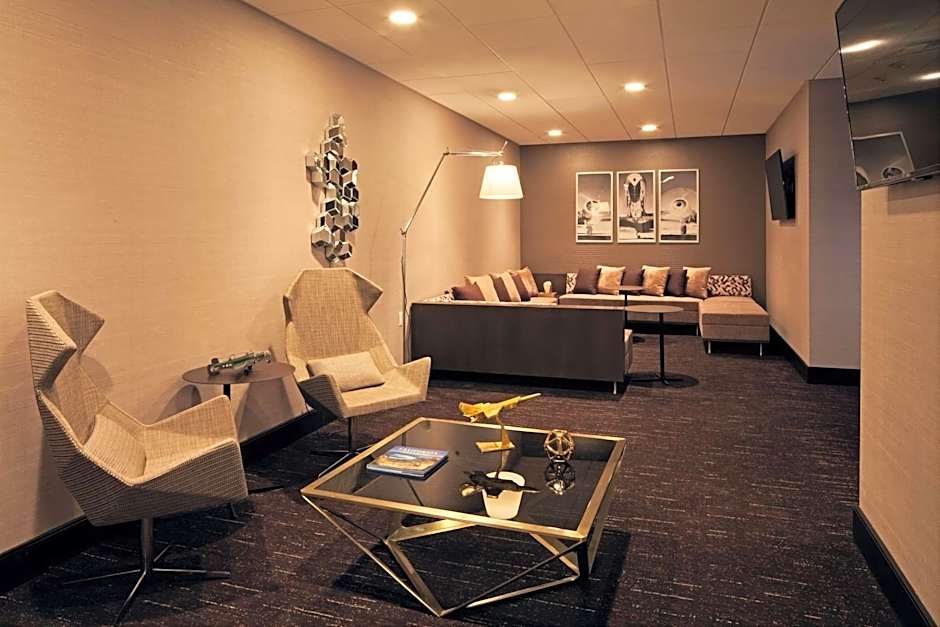 H Hotel Los Angeles, Curio Collection by Hilton