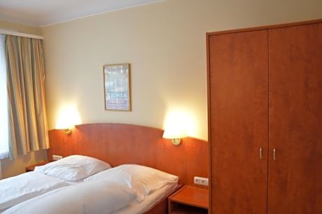 Double Room with Private External Bathroom