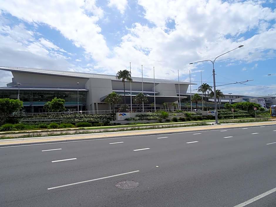 Broadbeach Travel Inn Apartments