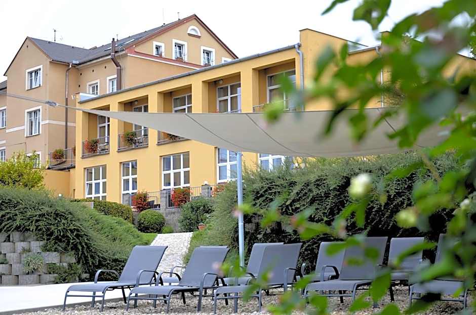 Photo 1 of 44 of Hotel Karel IV.