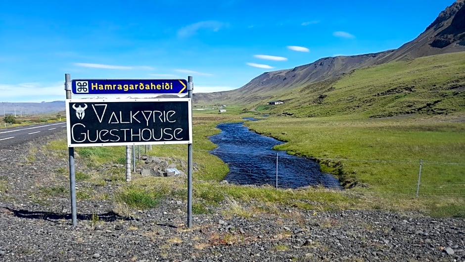 Valkyrie Guesthouse - 1km from SELJALANDSFOSS