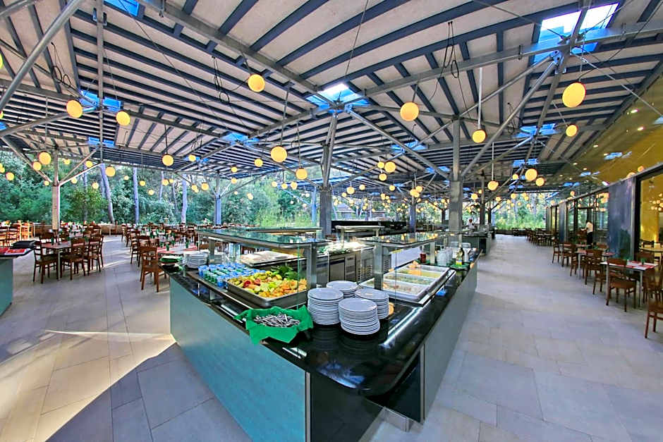 Pine Beach Pakostane - All Inclusive light