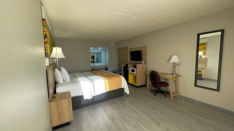 Days Inn by Wyndham Salina South