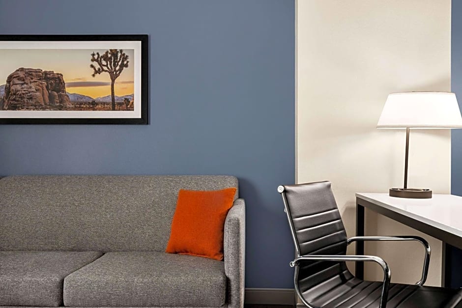La Quinta Inn & Suites by Wyndham San Bernardino