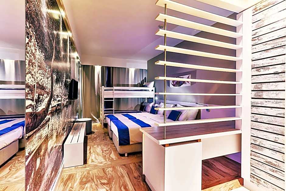 Carine Hotel Delfin