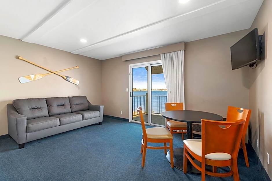 Clearwater Lakeshore Motel