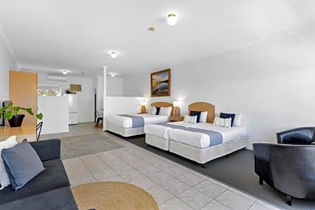 Deluxe Family Suite with Ocean View - Upstairs