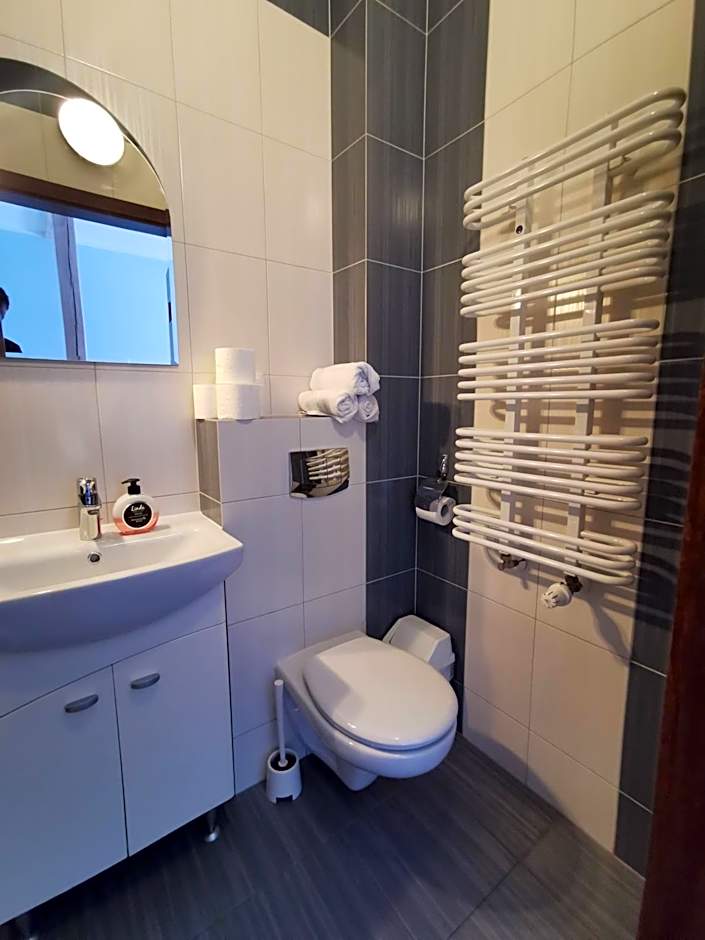 POD DEBEM Kompleks Zeglarsko-Rekreacyjny