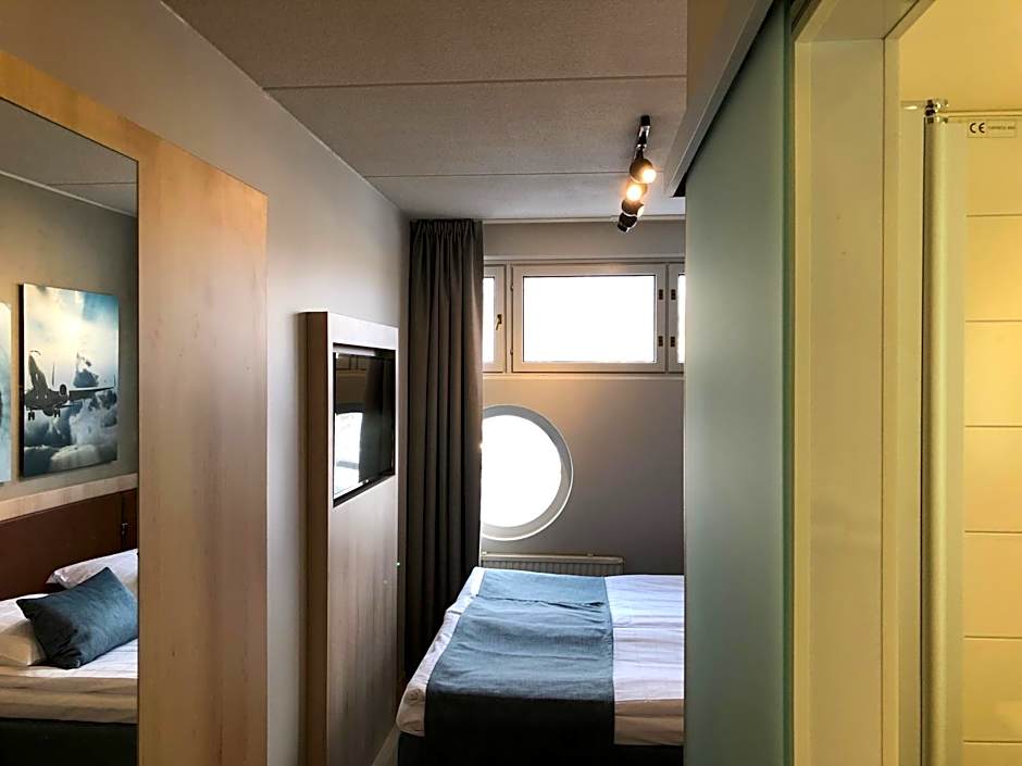 Pilot Express Airport Hotel