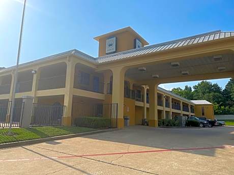 Majestic Inn
