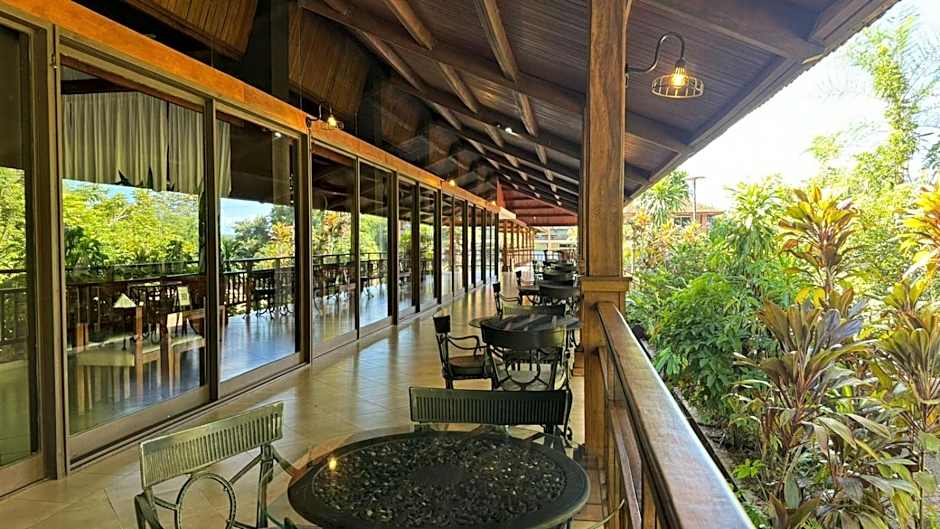 Hotel Raices Esturion