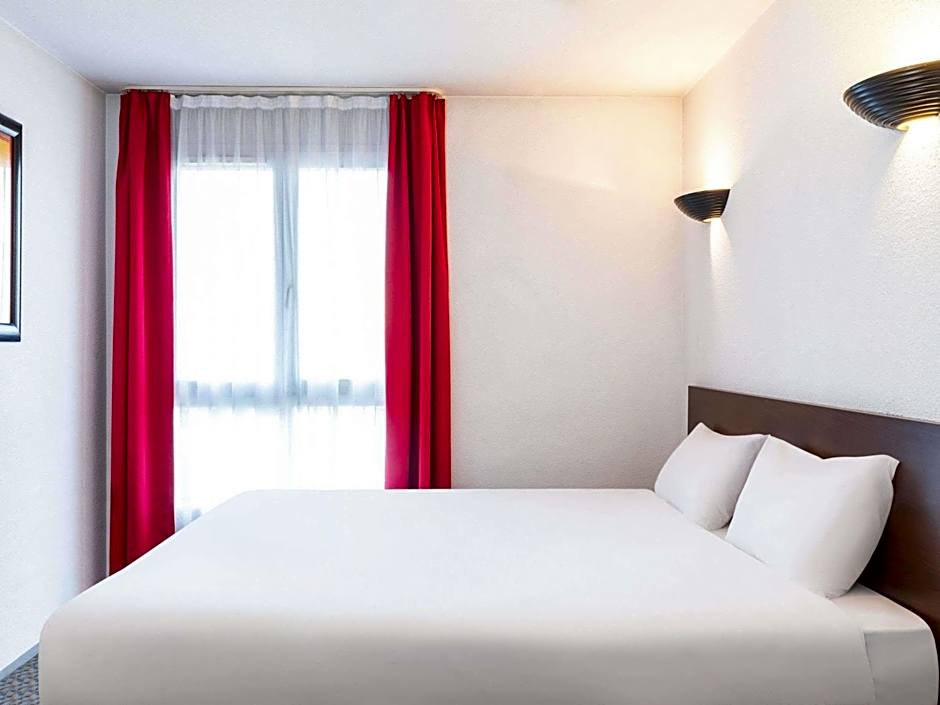 Adagio Access Defense Charras Aparthotel