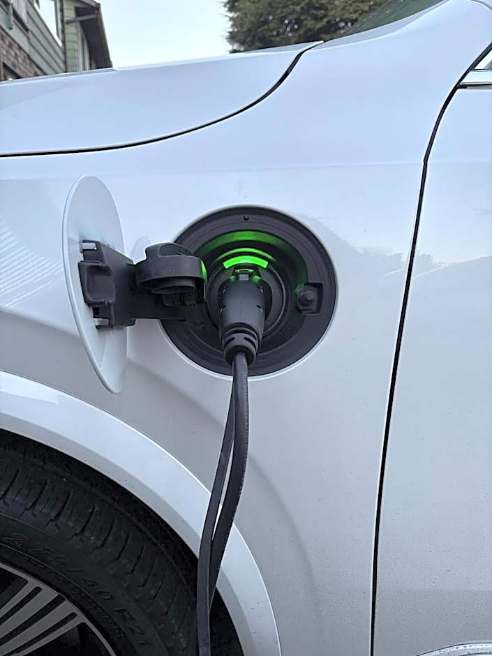 Quiet Area Near Downtown Walkable To Cafes