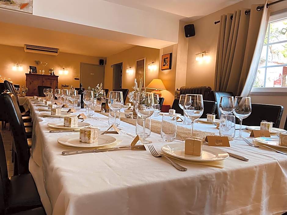 Logis Hotels La Bastide des Golfs