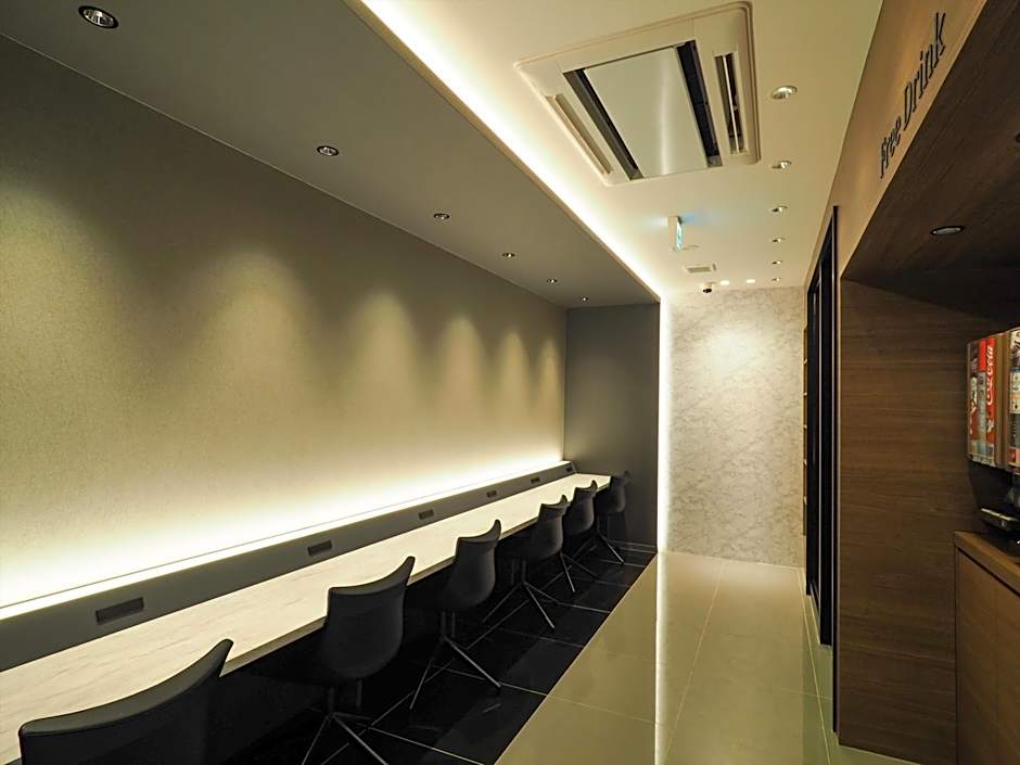 Leo Yu Capsule Hotel Funabashi
