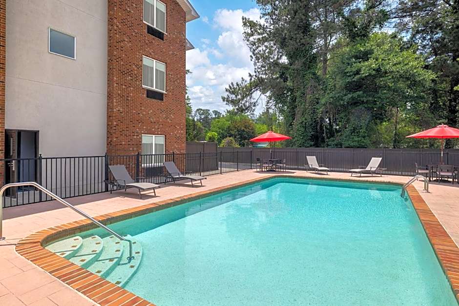 Holiday Inn Express & Suites Buford NE - Lake Lanier by IHG