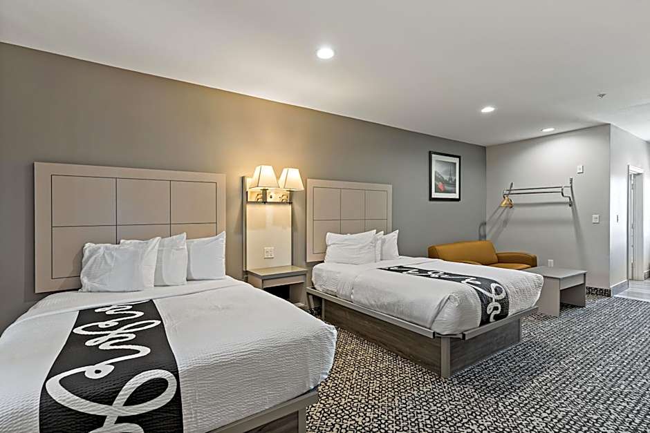 Paris Inn & Suites