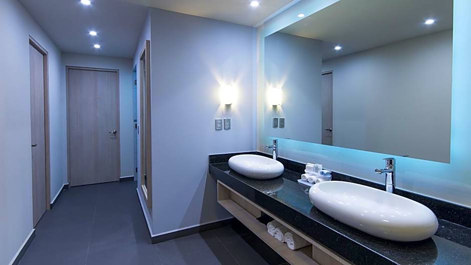 Holiday Inn Express Mexico - Toreo By IHG