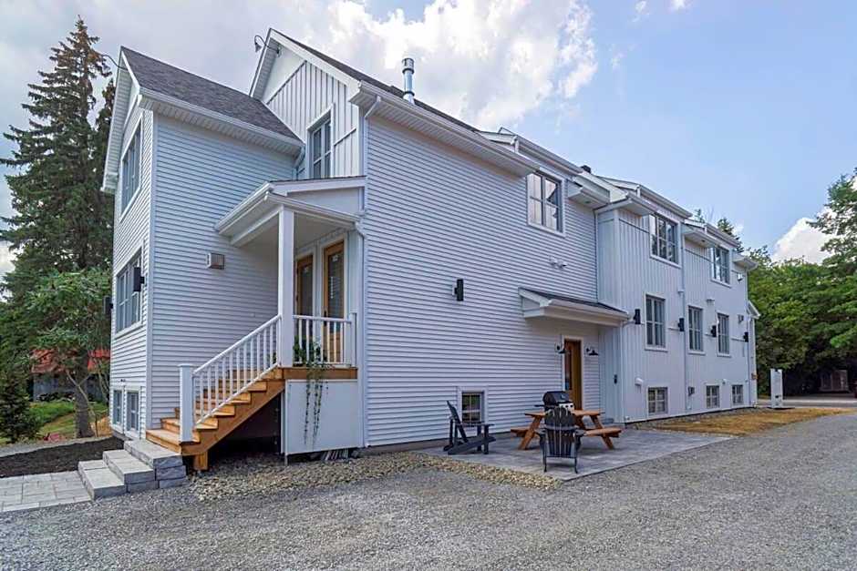 883 suite 102 Bromont Vieux Village 2cac , foyer