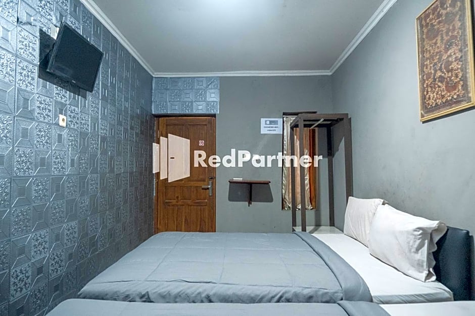 Crown Residence near Tugu Yogyakarta Mitra RedDoorz