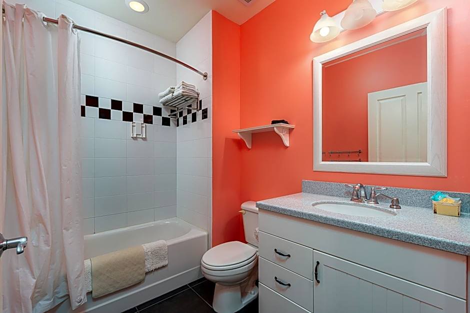 Harbour House at the Inn 318