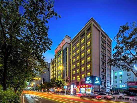 Cheerful Hotel
