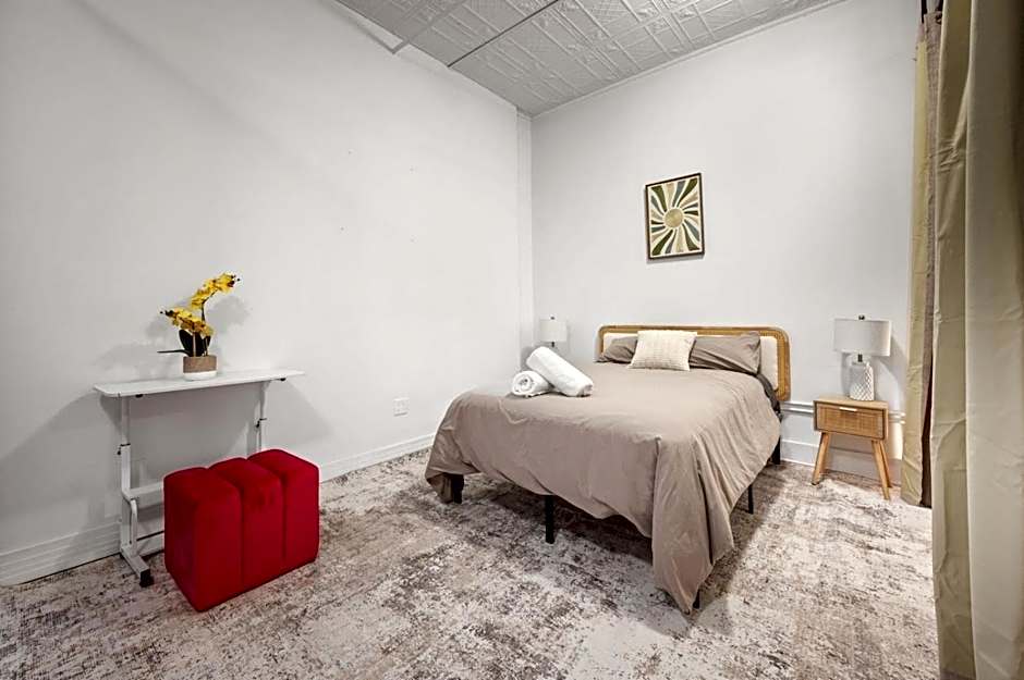 Massive SoHo Loft 4 Bedrooms 2 Bath 8 beds