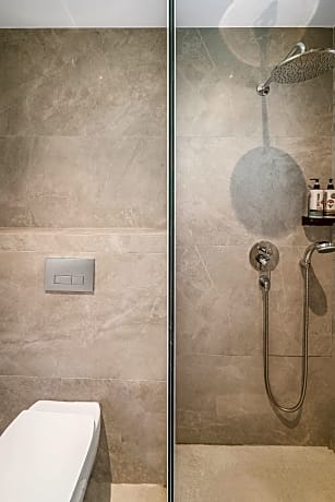 ELEGANT SUPERIOR DOUBLE ROOM GARDEN VIEW