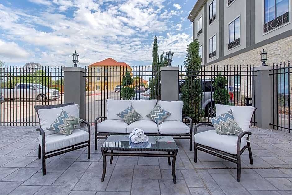 Holiday Inn Express Houston-Alvin By IHG