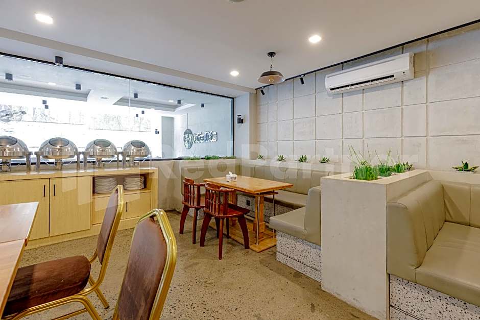 Travel Biz Hotel Medan Mitra RedDoorz