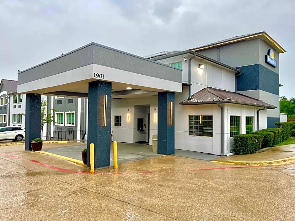 Days Inn by Wyndham Arlington