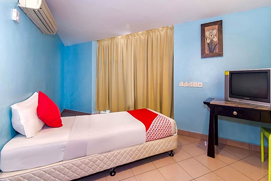 Capital O 252 Lotus Hotel