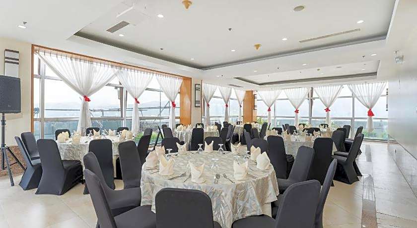 Crown Regency Hotel & Towers