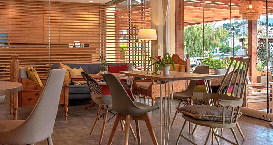 Theano Hotel